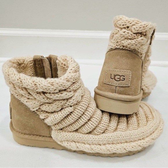 UGG Classic Mini Chunky Knit Boots NWOT - Picture 7 of 16
